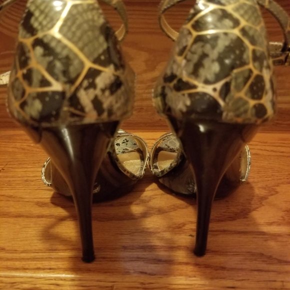 Woman' s Stiletto by Michael Antonio - Picture 5 of 5